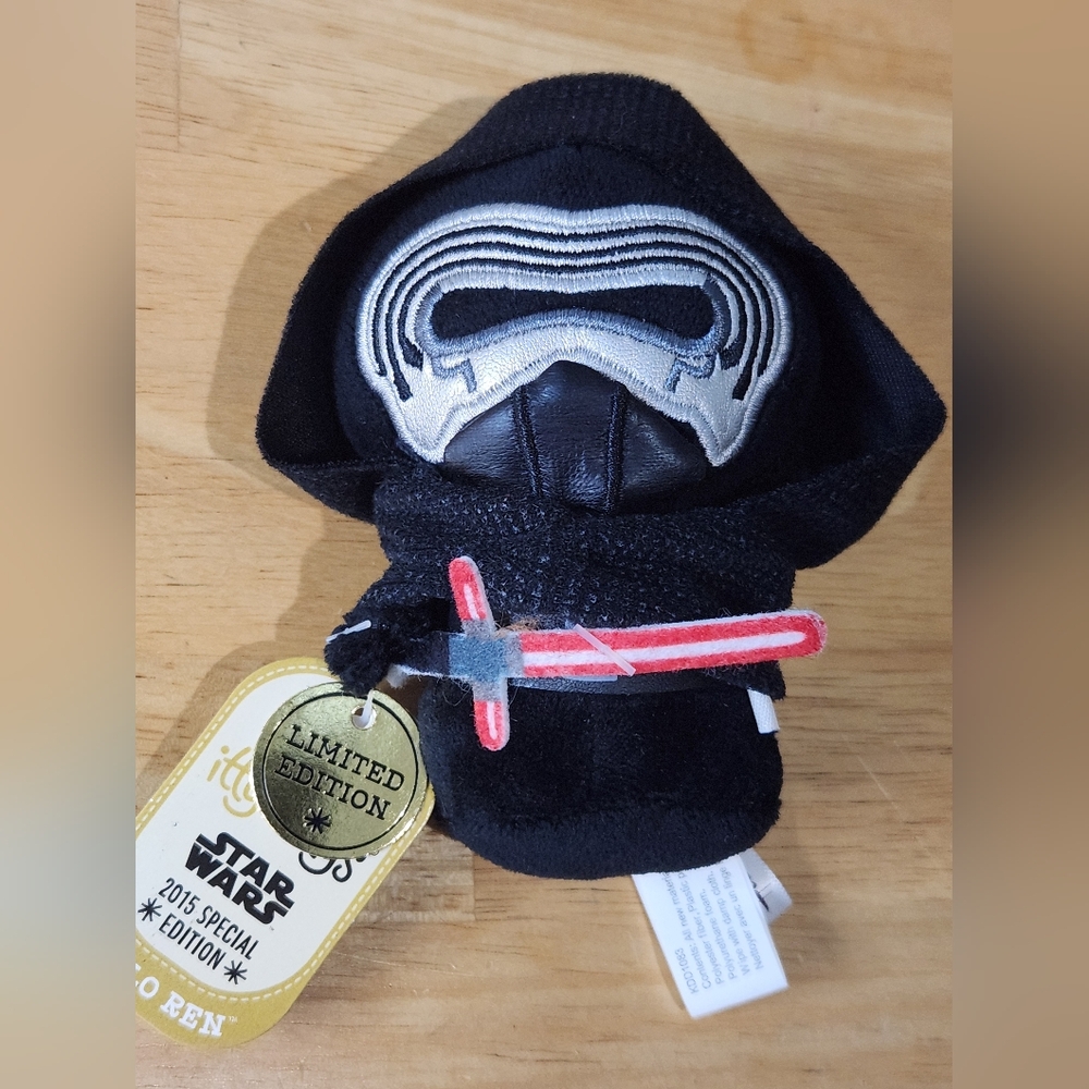 Hallmark itty bittys Star Wars Kylo Ren Limited Edition Plush NWT